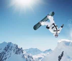 开云体育下载-这是一篇充满创意与反差感的文章。为了让步行者碾压浙江队这个看似不合常理（NBA球队碾压CBA球队）的设定具有逻辑与戏剧性，我将其构建为一个平行宇宙或穿越式的荒诞体育新闻