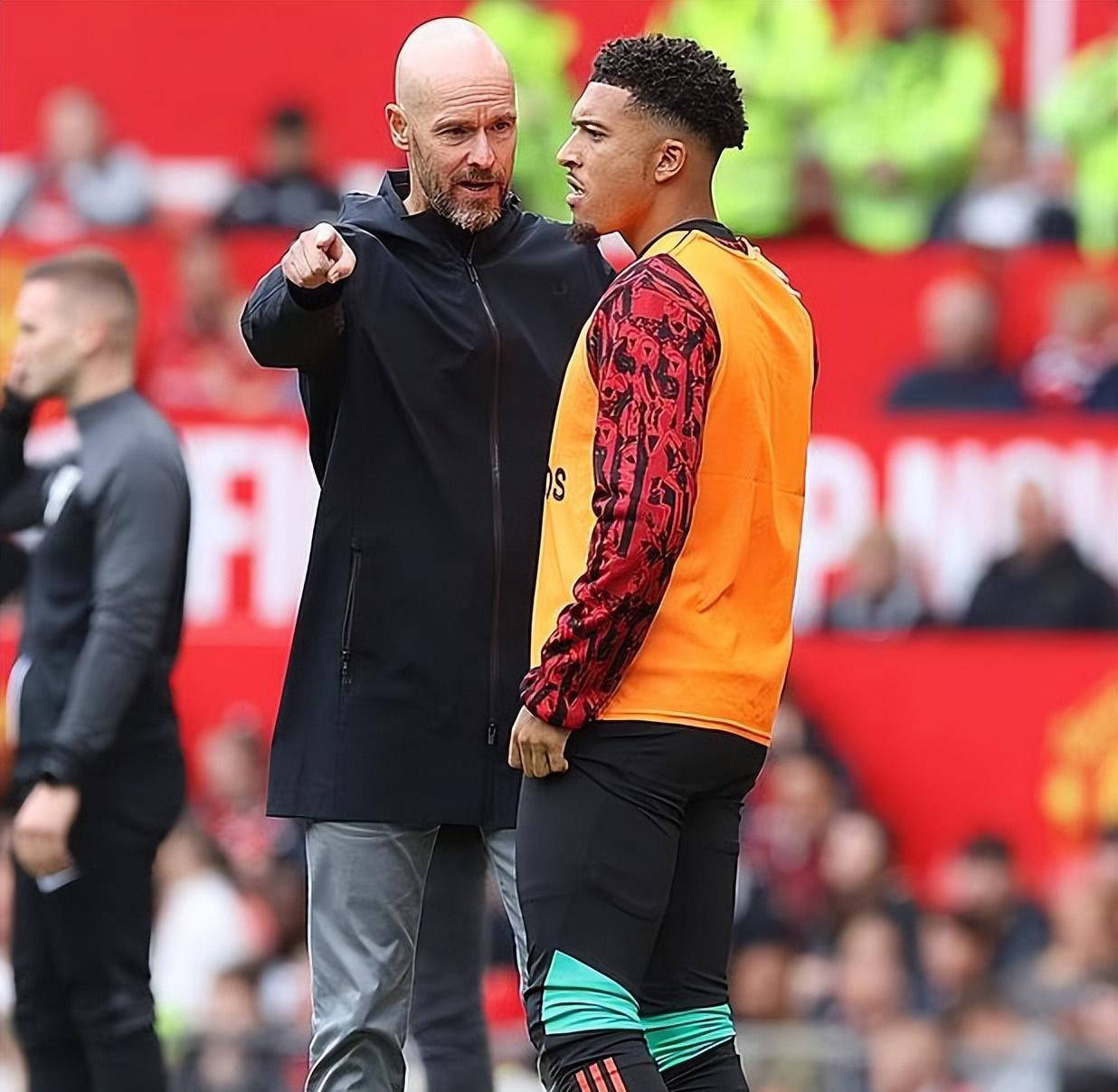 曼联主帅露出压力，要求球员强化训练备战，信心不减