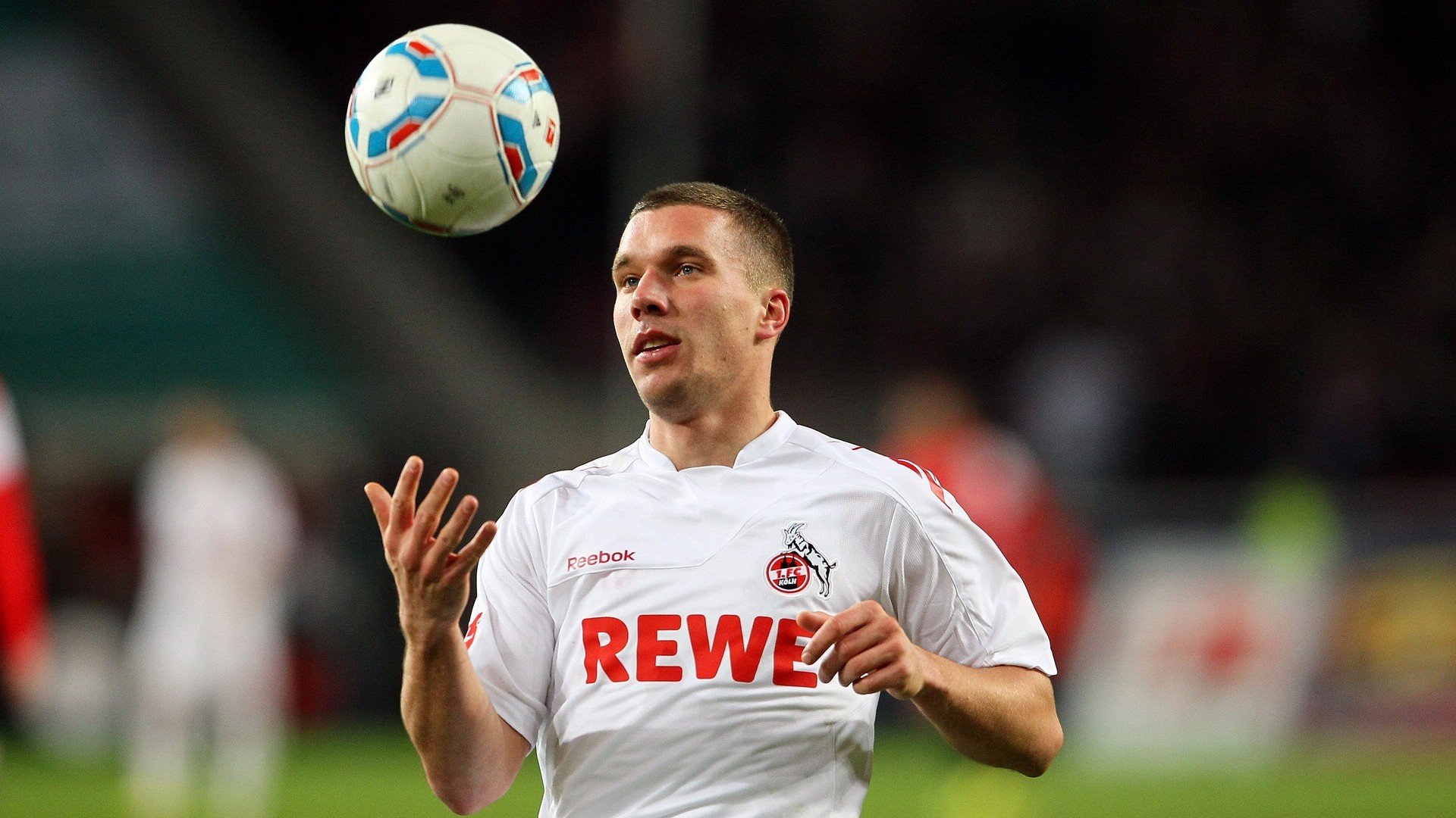 绿茵场外的欧冠级对决，马刺连续得分狂潮，上演篮球版的淘汰赛压制好戏